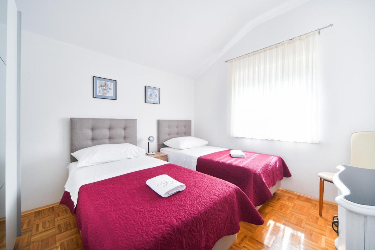 Apartments Martom Seline Extérieur photo
