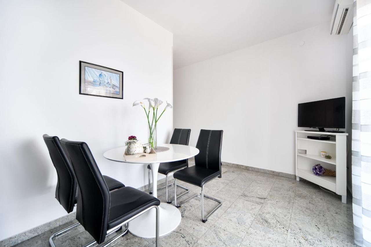 Apartments Martom Seline Extérieur photo